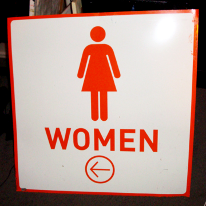 WOMENsRoomSign--C90--5-24-09a.jpg